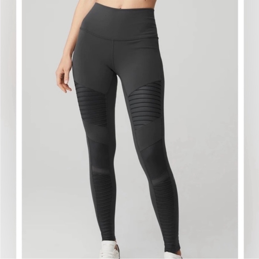 Alo Moto gray leggings
